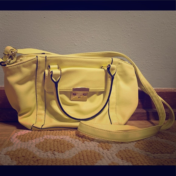 Merona Handbags - Merona Sunshine Purse